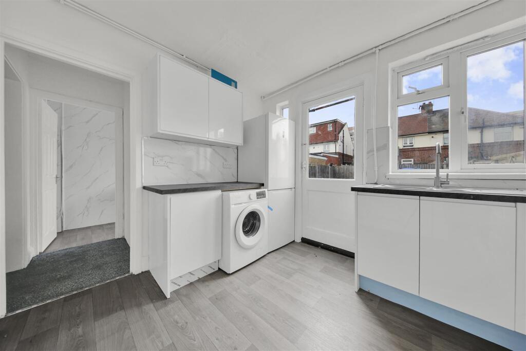 House in London - View 3