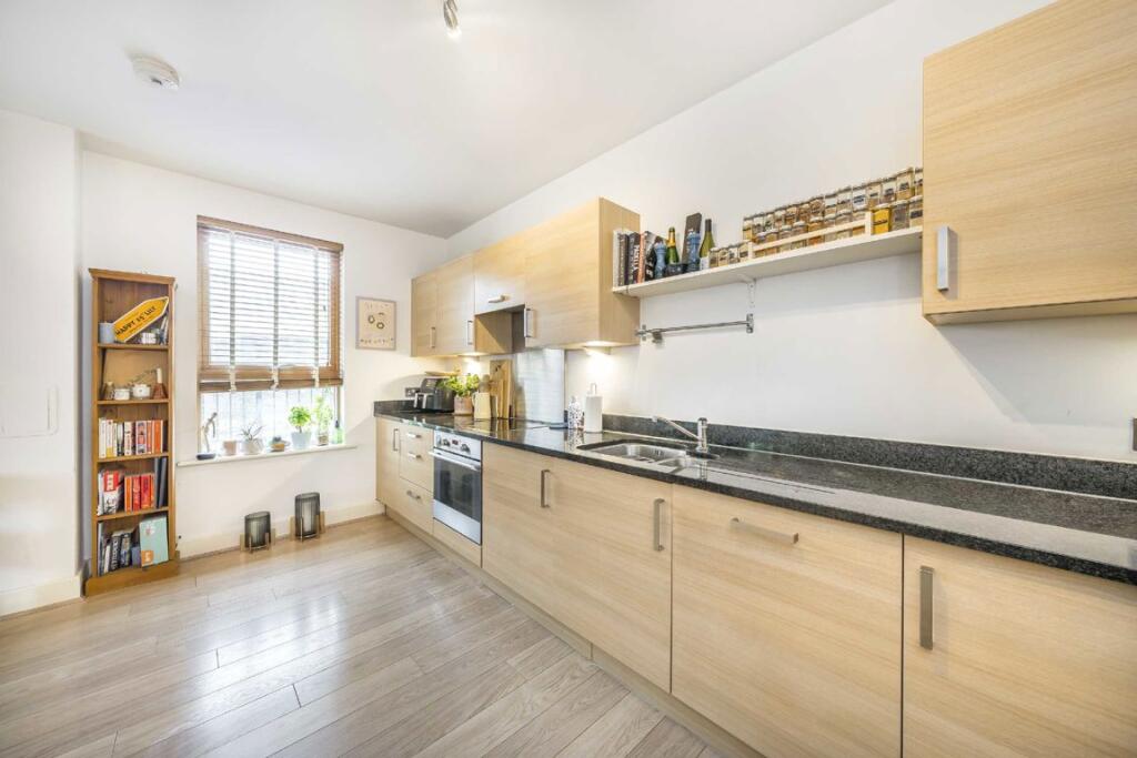 Apartment in London - View 4