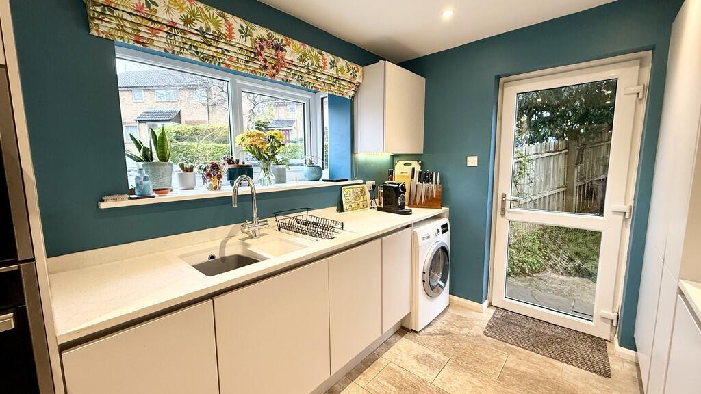 Cartwright Crescent, Brackley photo 3