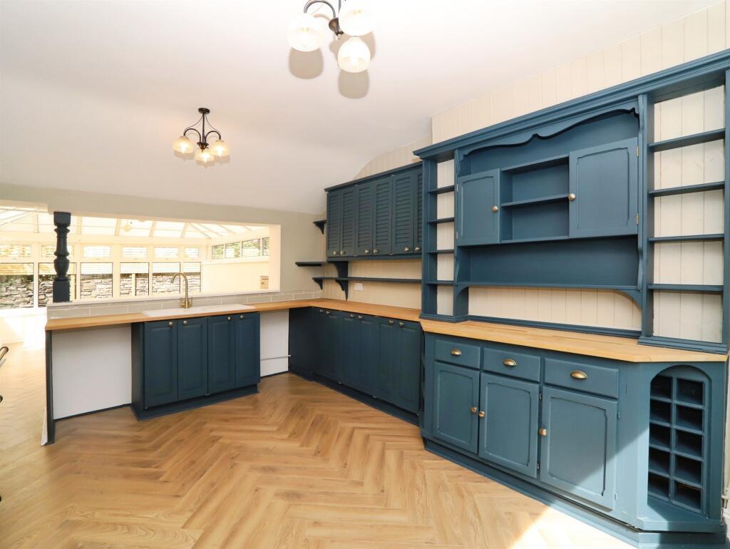 House in Cardiff, Abercynon - More