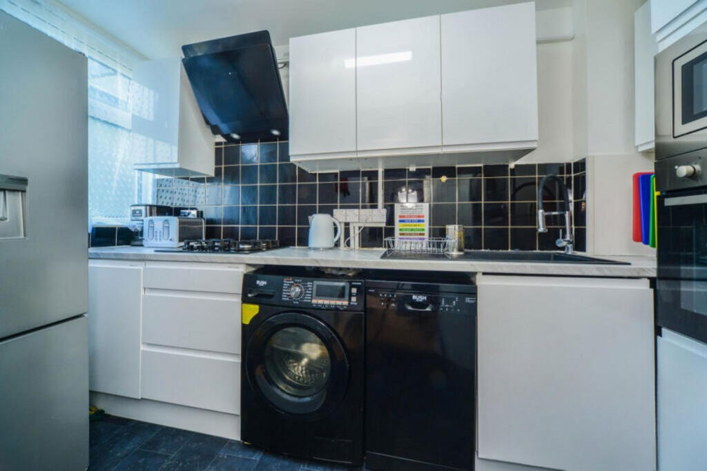 Apartment in London - View 3