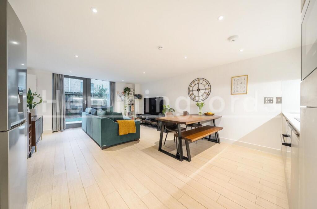 Main image of property: Canalside Square, London, N1