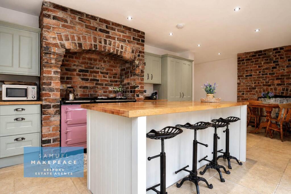 House in Stoke-on-Trent - View 4