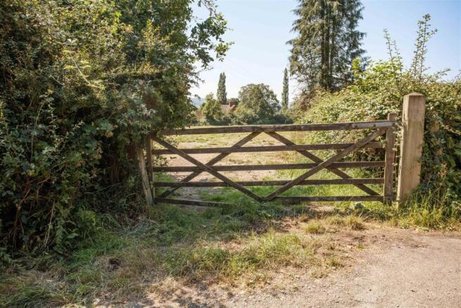 Entrance gate