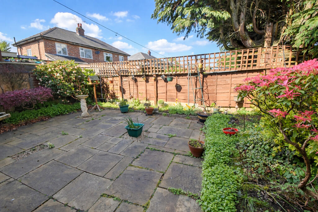 Stretford Road, Urmston, M41 photo 4