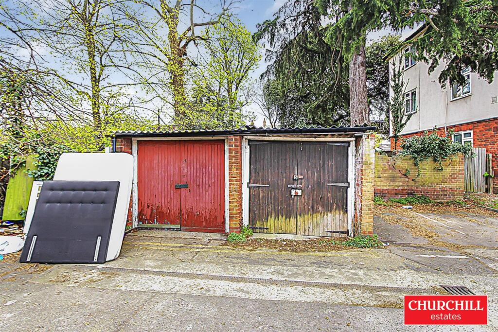 Studio parking on Garage, Oakhall Court, Wanstead, £25,000