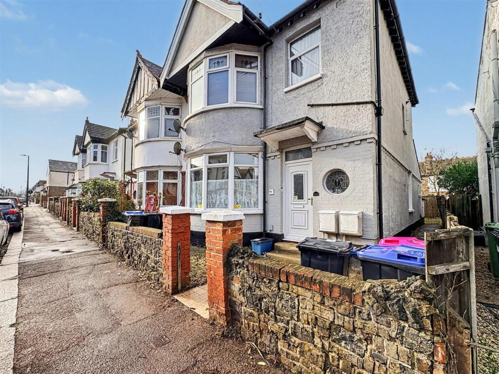 Main image of property: Westbourne Grove, Westcliff-On-Sea