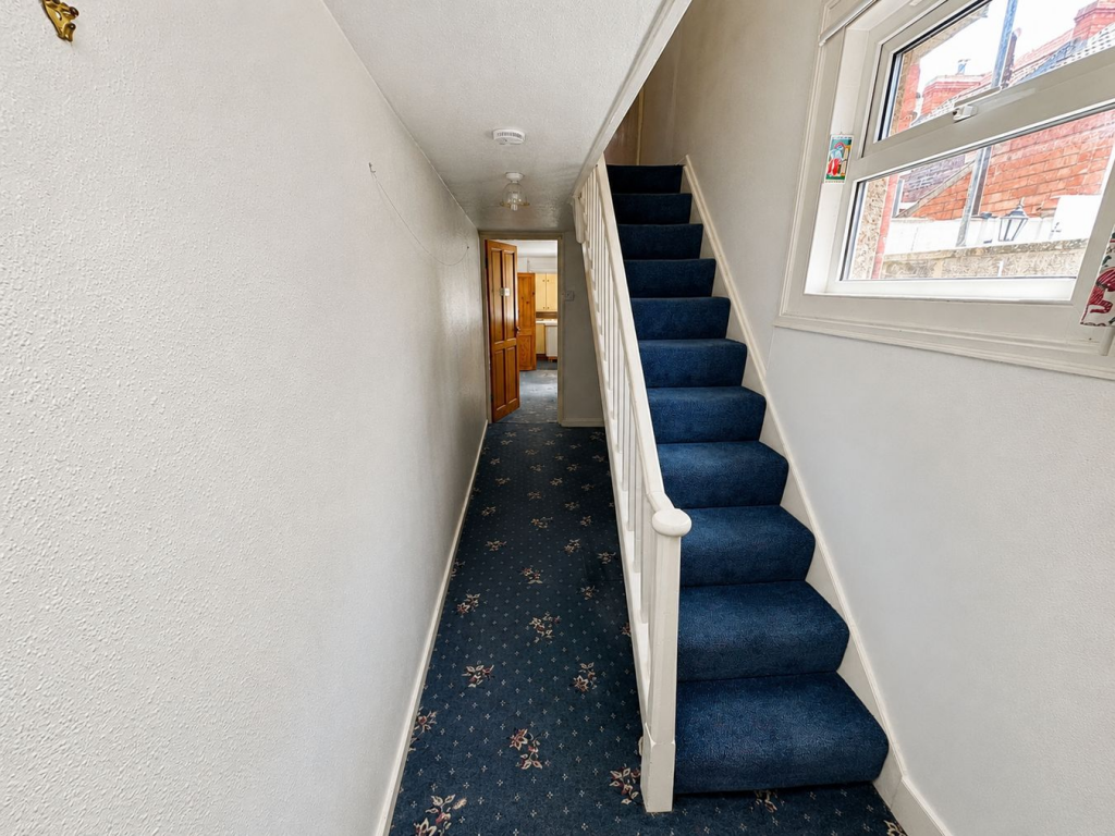 House in Taunton - View 5
