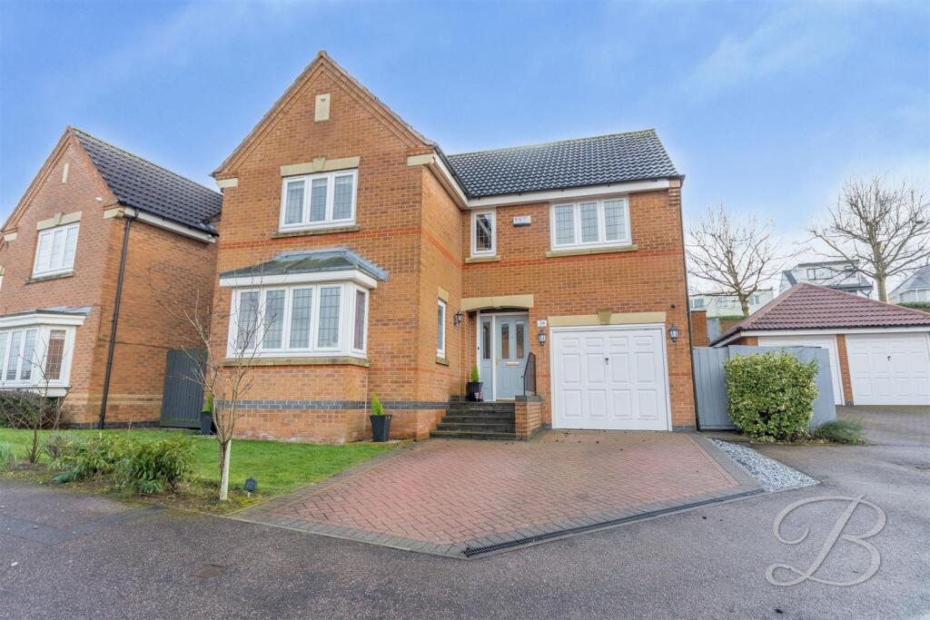 4-bed detached on Swifts View, Kirkby-In-Ashfield, Nottingham, £360,000