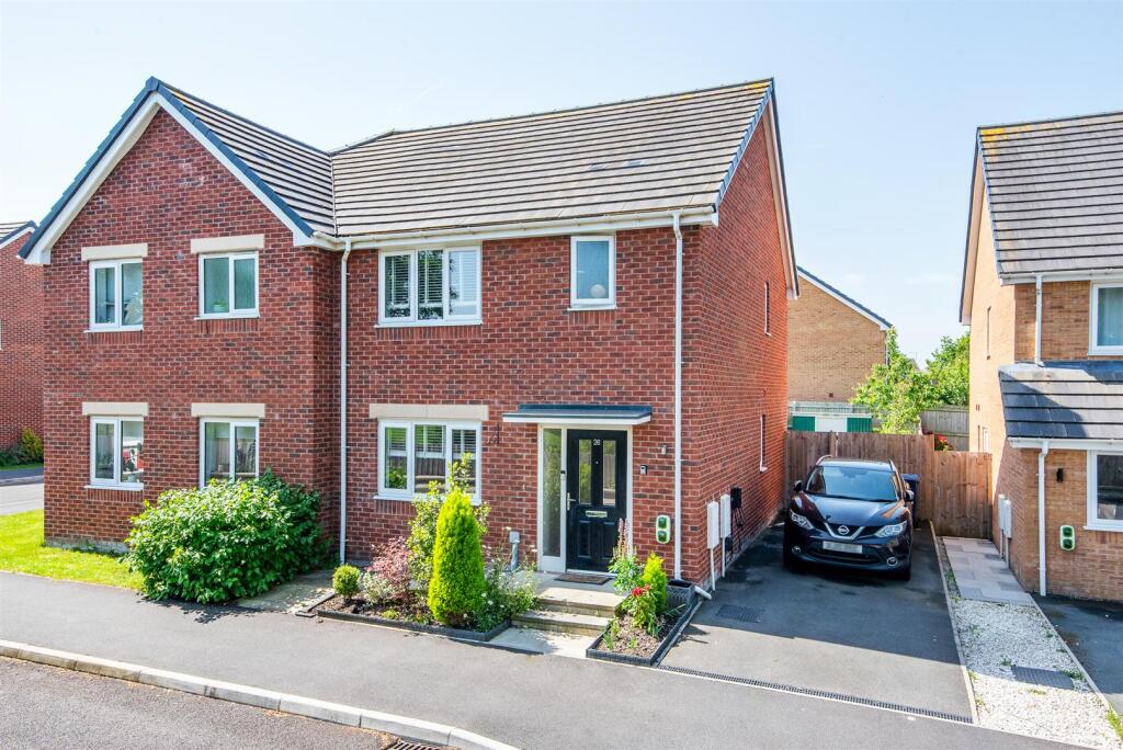 House in South Ribble, Coupe Green