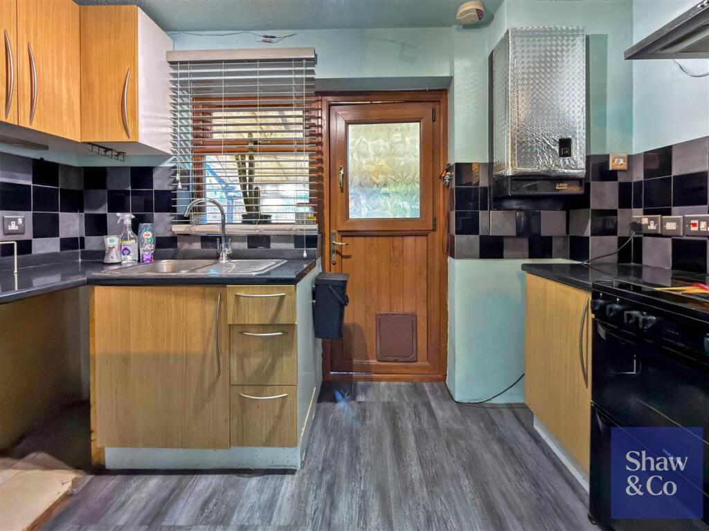 Turton Way, Slough photo 4