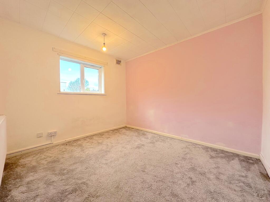 Apartment in Wolverhampton, Perry Hall - More