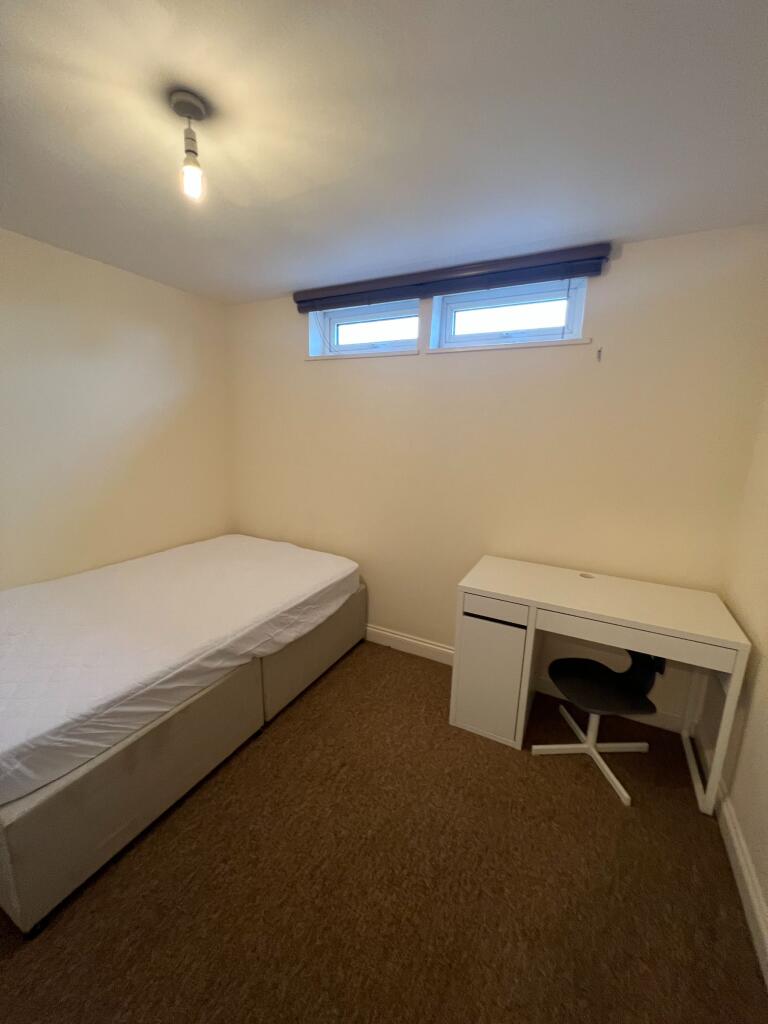 6 bedroom flat for rent in Flat 2,  Bond Street, Bristol, BS1 — photo 16