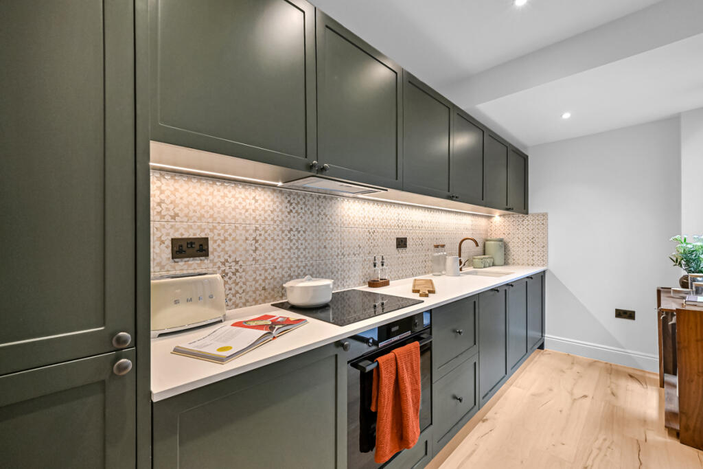 House in London - View 5