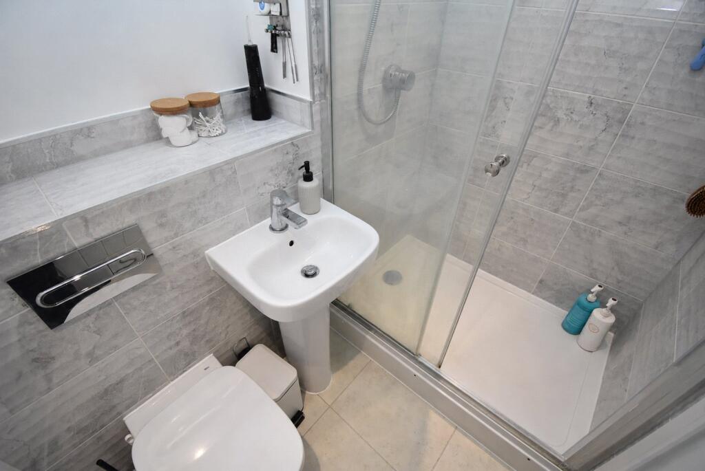 Apartment in Houghton Regis, Central Bedfordshire - More