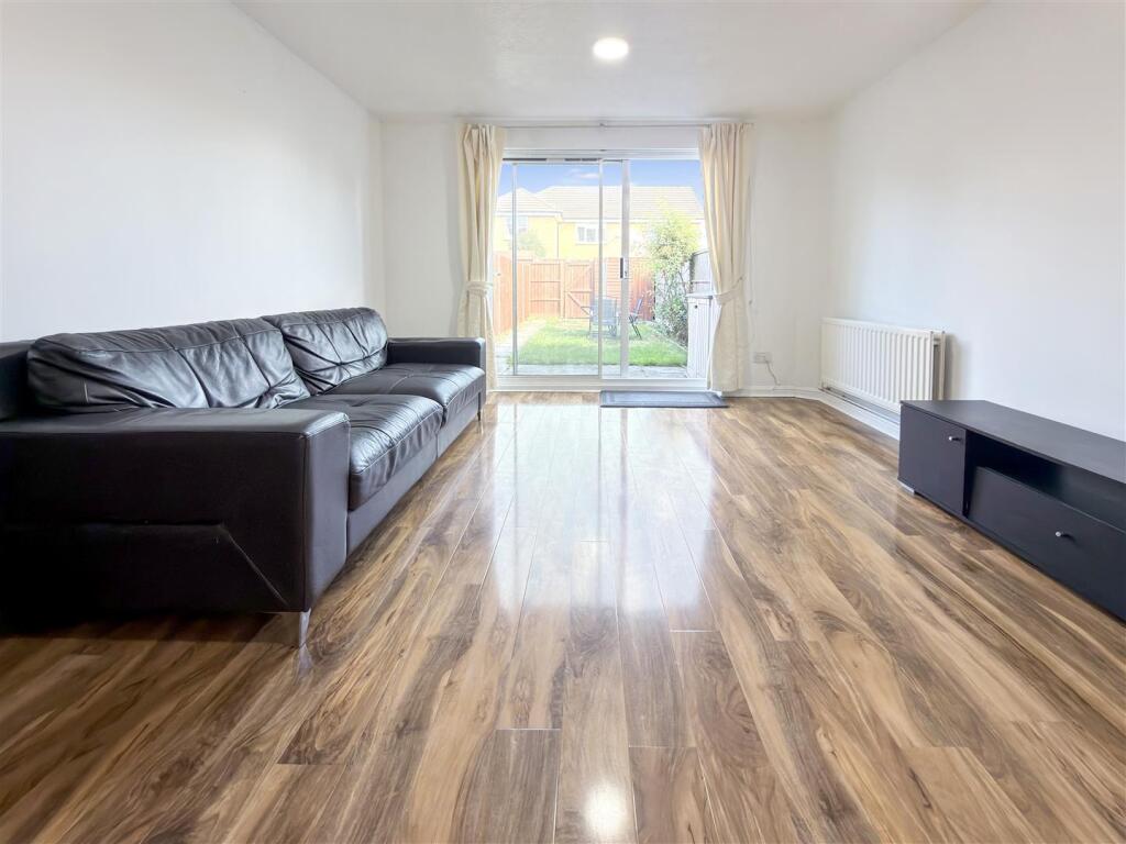 House in Twickenham - View 2