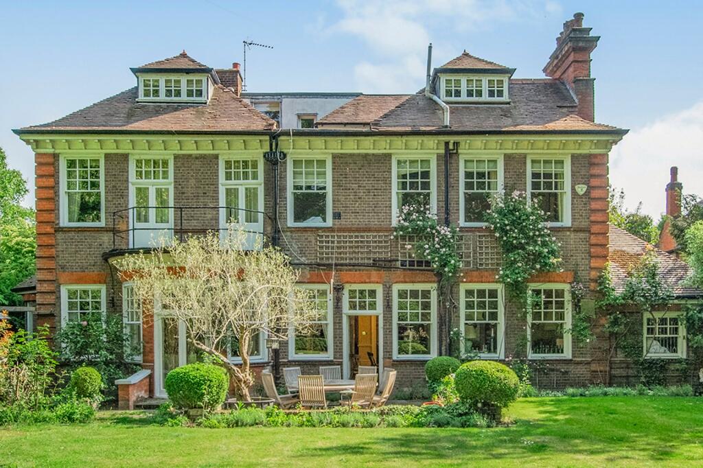 Main image of property: Woodborough Road, 
Putney, SW15