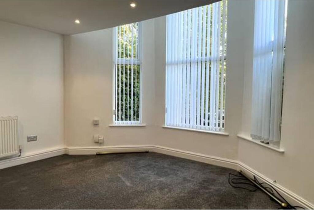 Apartment in Wirral, Liverpool City Region - View 4