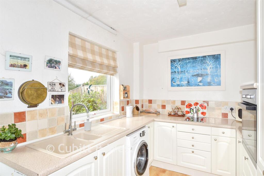House in Horsted Keynes - View 4