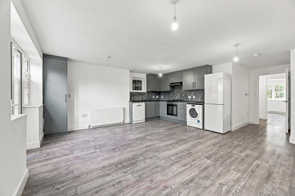 Apartment in Windsor - View 4