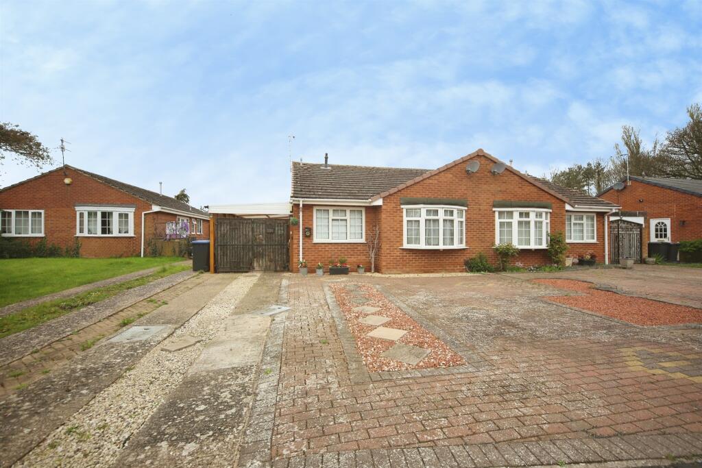 Main image of property: Dovehouse Drive, Wellesbourne, Warwick