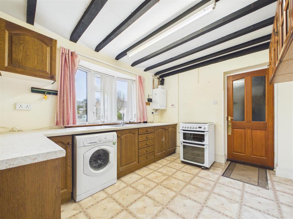 Park Close, Kineton photo 4