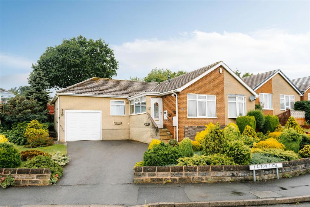 Main image of property: Halton Close, Chesterfield, S41