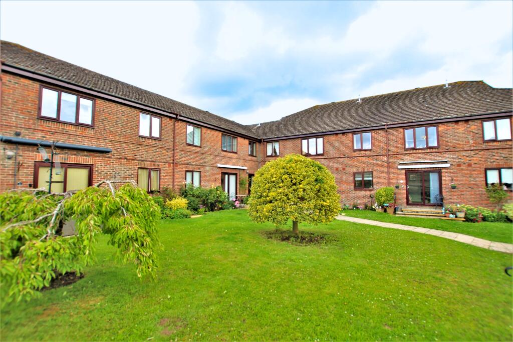 2-bed house on Swallow Court, Clanfield, £179,995