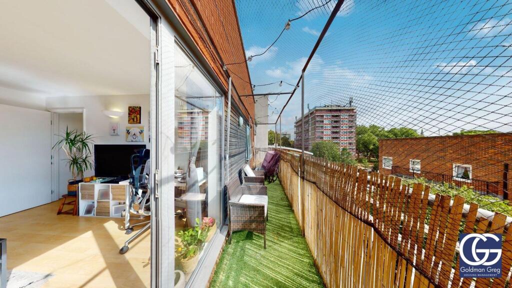 Naish Court, Bemerton Street, London, N1 photo 2