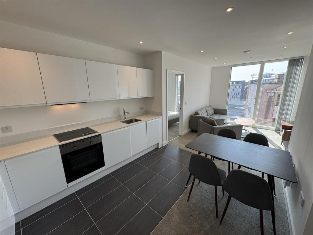Main image of property: 11 TIb Street