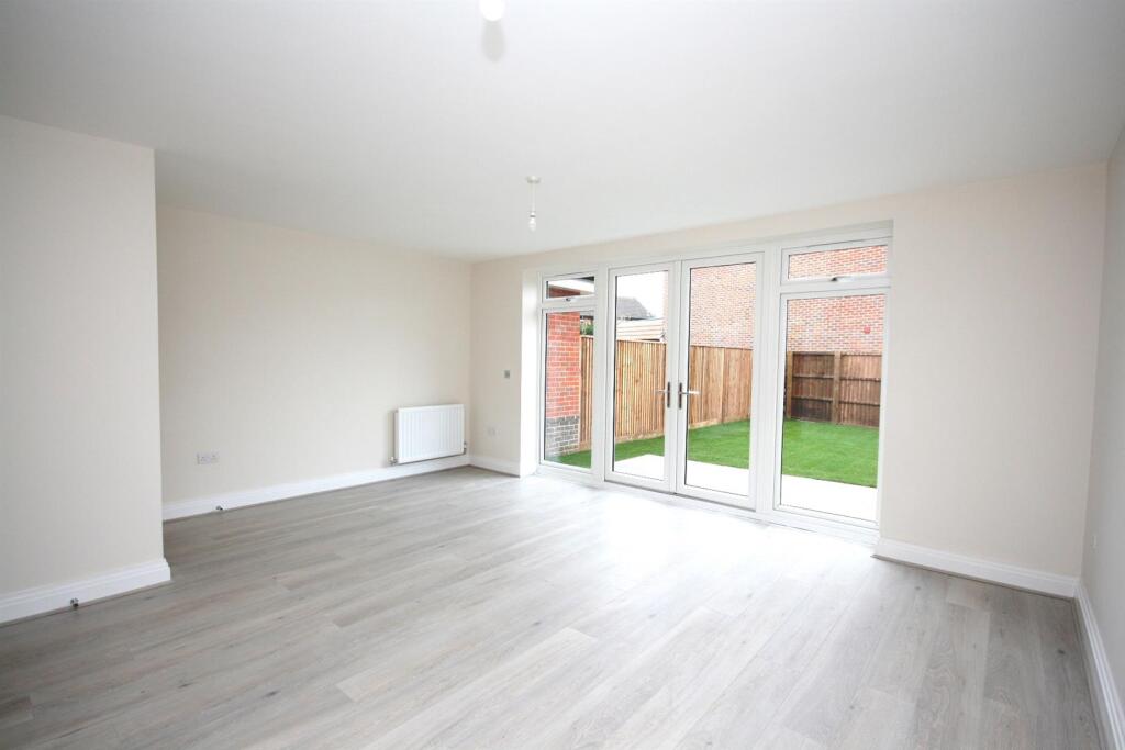 Oaks Lane, Great Bookham, KT23 - View 3
