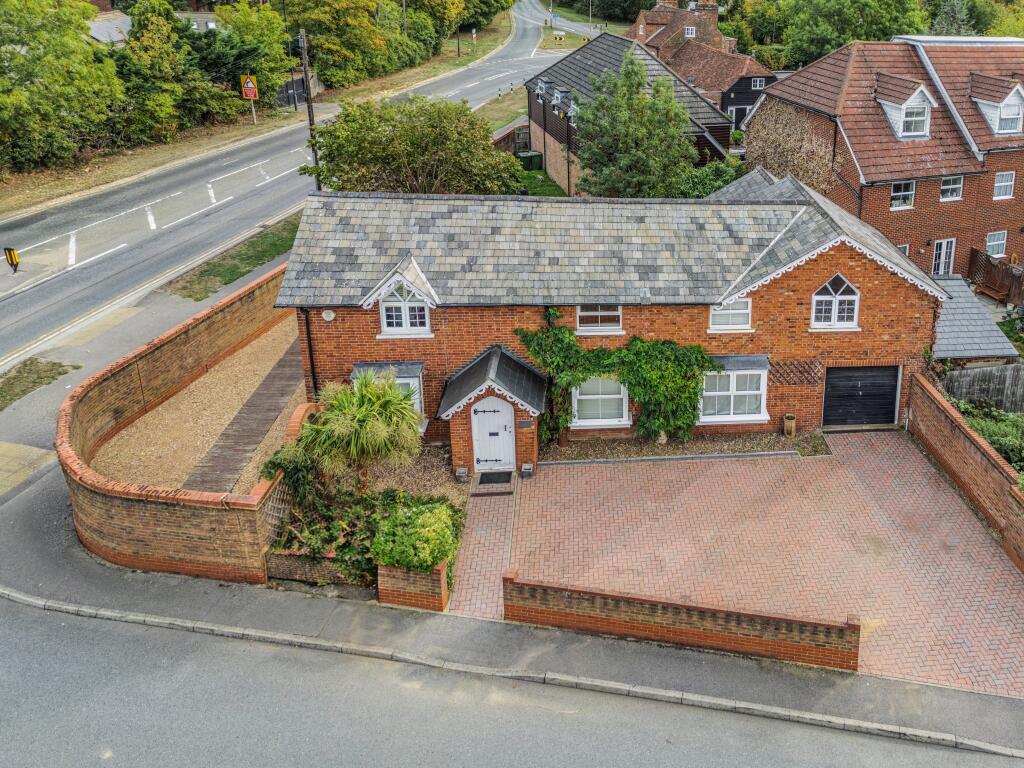 House in Slough - View 3