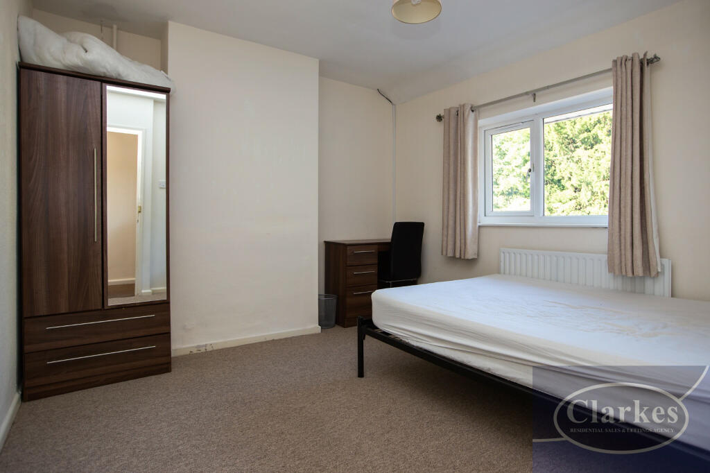Astbury Avenue, Wallisdown photo 5