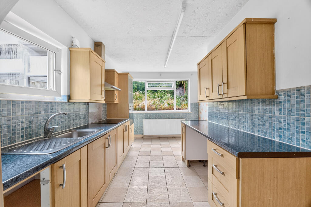 House in Rotherham, Greasbrough - View 2