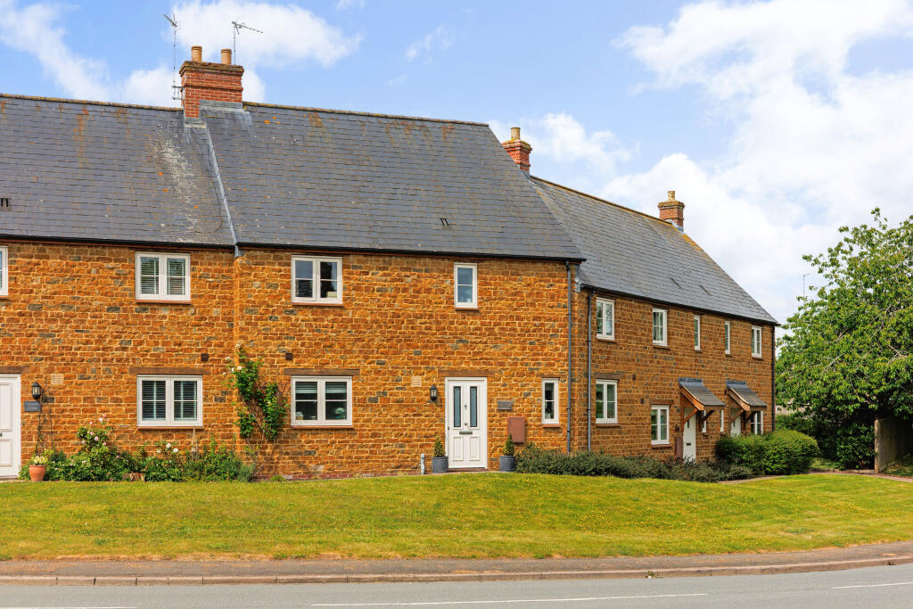 4-bed house on Canons Ashby Road, Moreton Pinkney, NN11, £330,000