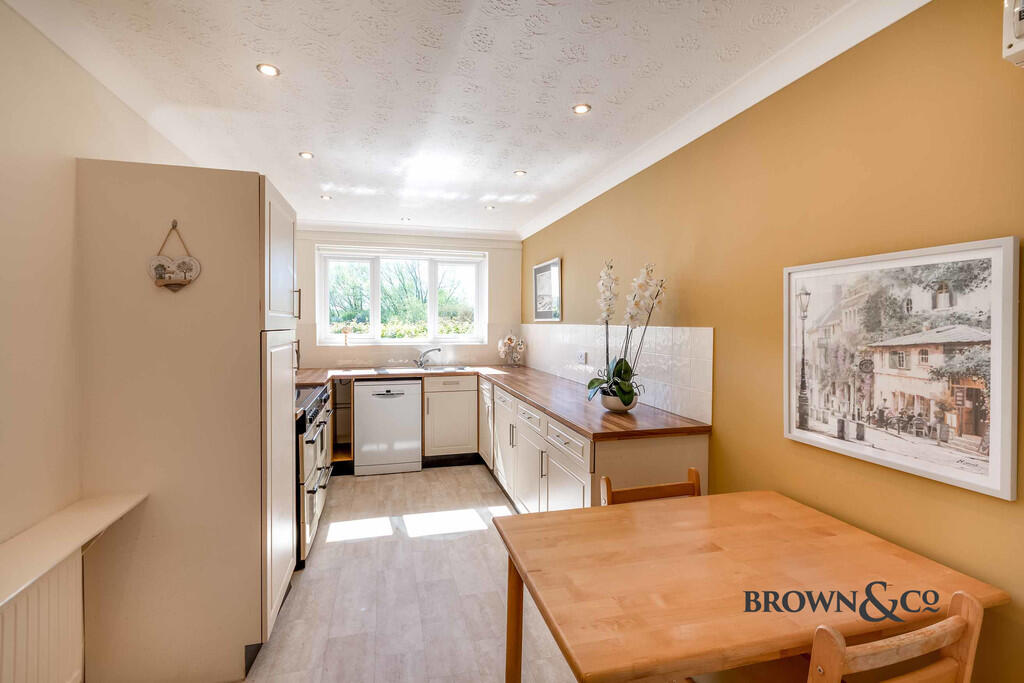 8, Brixworth Way, Retford photo 3