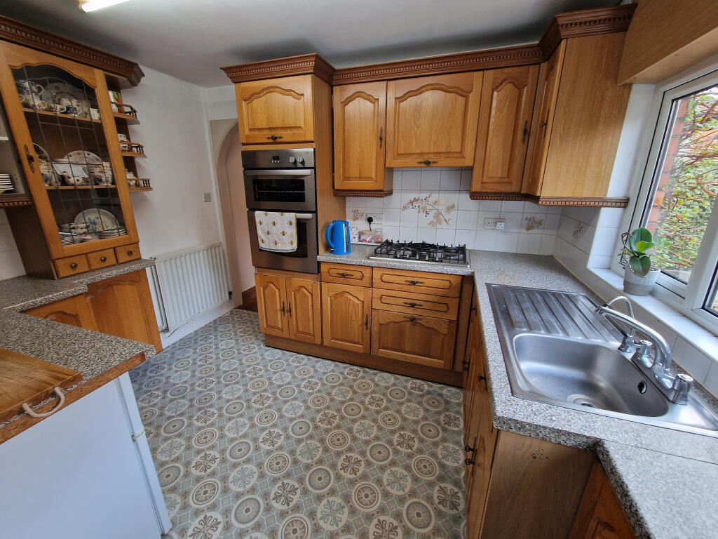 Additional image 5 of St. Michaels Avenue, Yeovil, Somerset, BA21 4LD