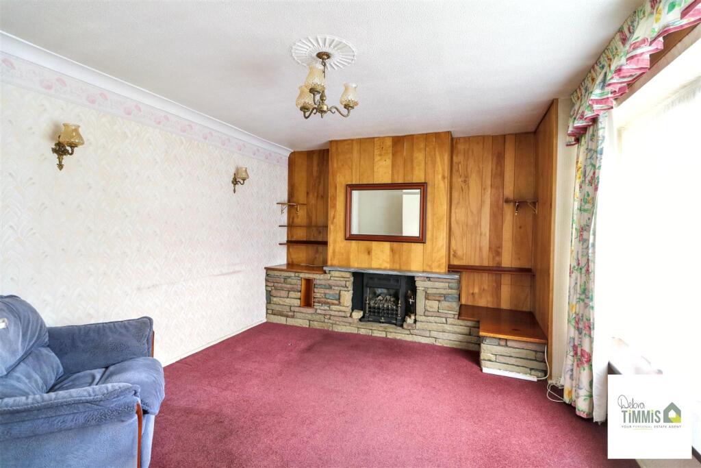 House in Stoke-on-Trent - View 3
