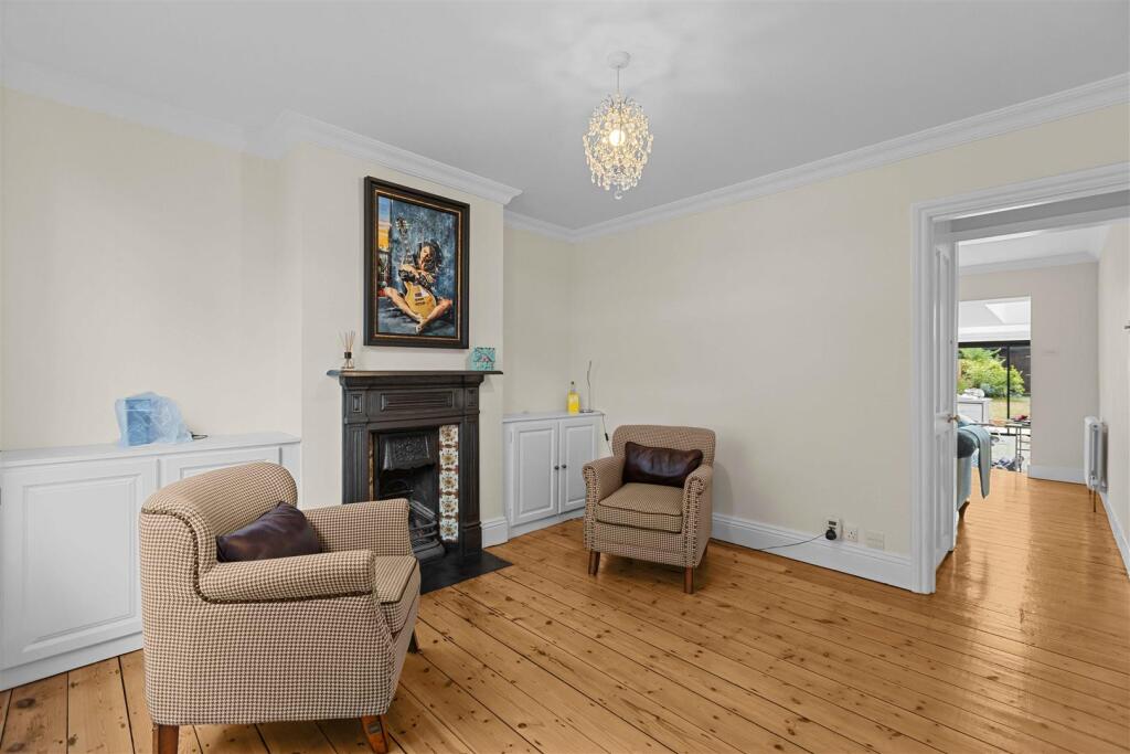 House in Slough - View 2