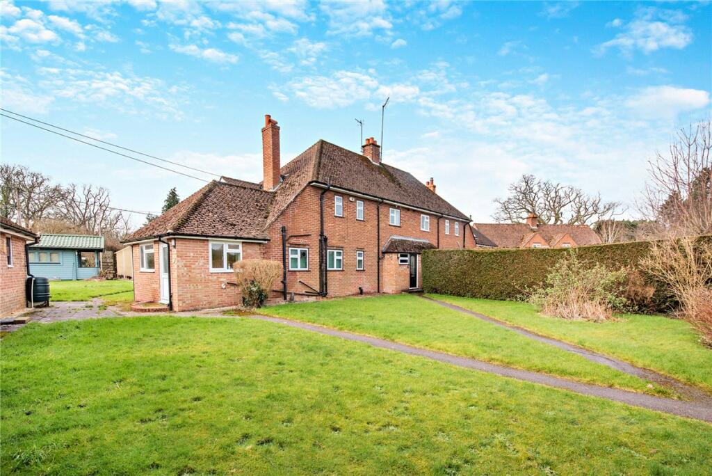 Main image of property: Gravelly Close, North End, Newbury, Hampshire, RG20