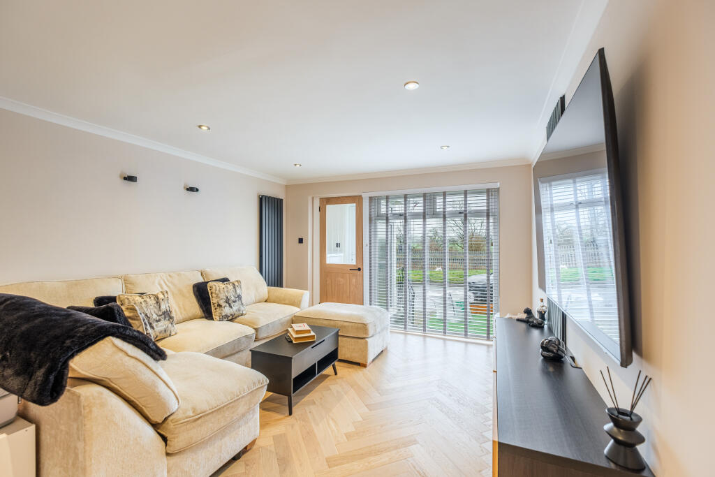 95 Currieside Avenue, Shotts, ML7 photo 3