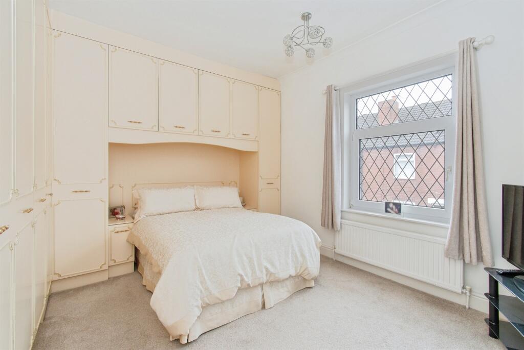House in Wakefield - View 5