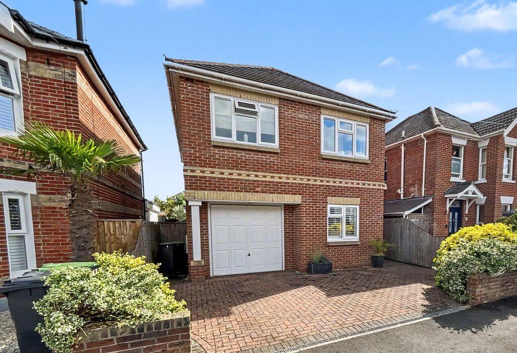4-bed detached on Christchurch, £575,000