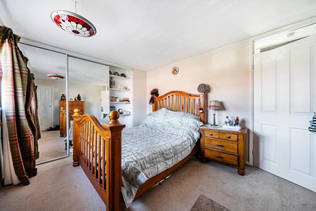 House in Havant, Hampshire - View 5