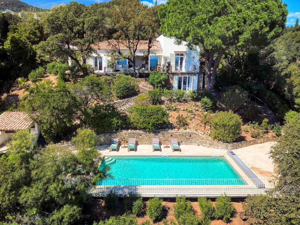 Main image of property: Provence-Alps-Cote d`Azur, Var, Cavalaire-sur-Mer