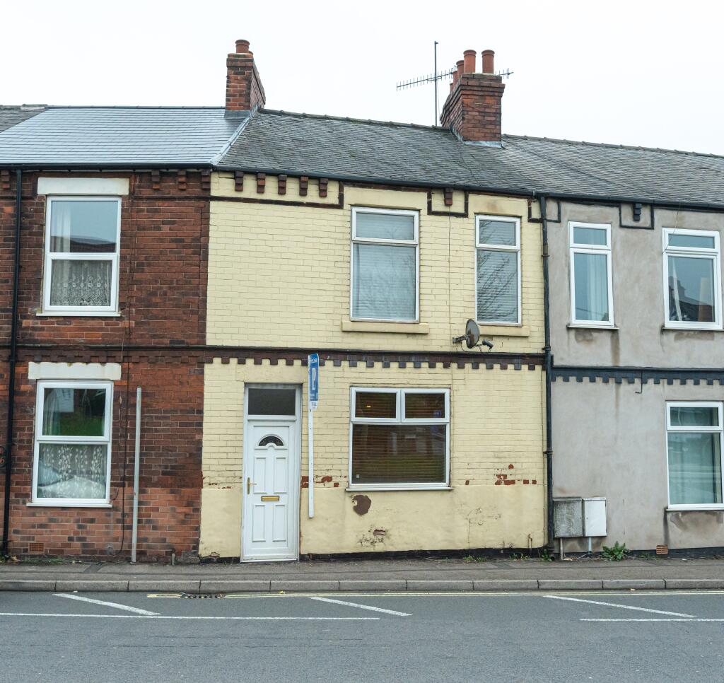 Main image of property: 58 Jawbones Hill, Chesterfield, Derbyshire S40 2EN