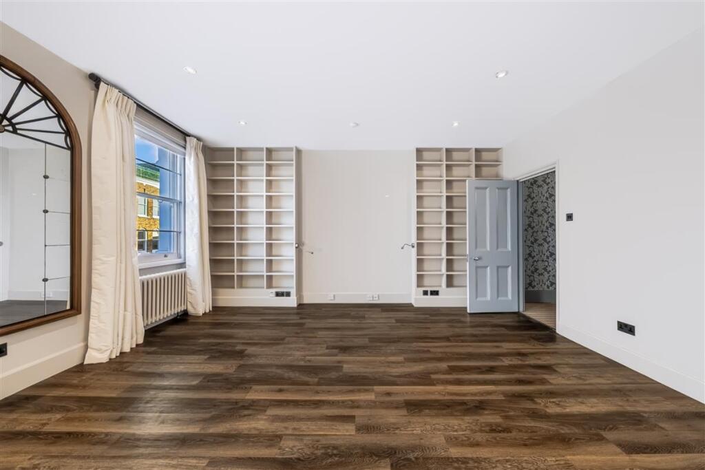 Apartment in London - View 5