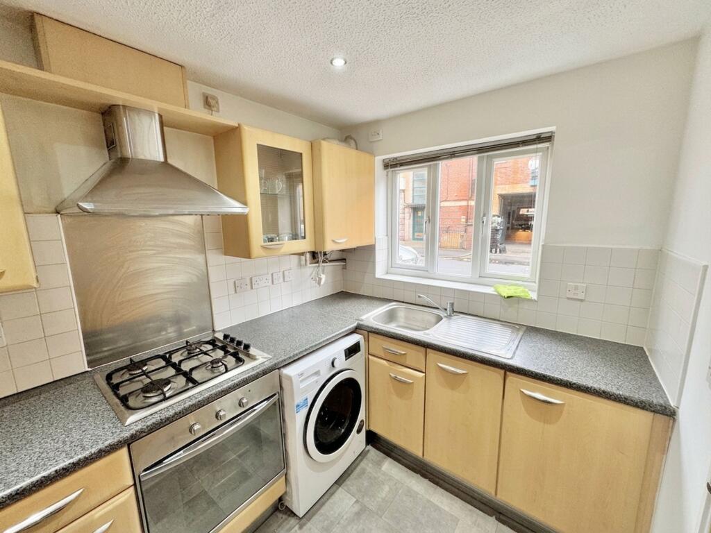4 bedroom terraced house for rent