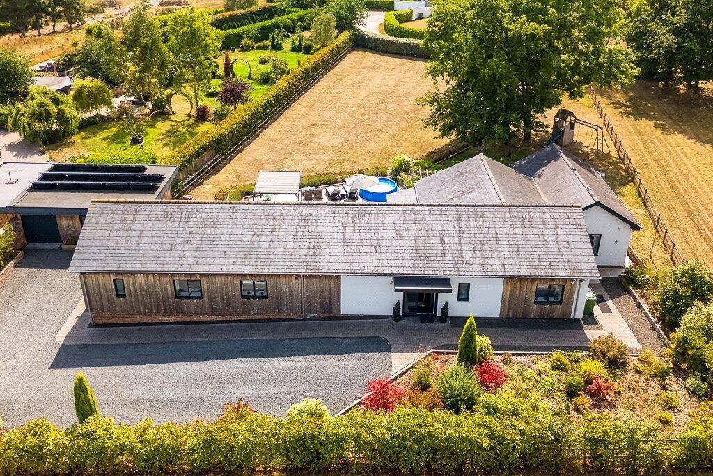 4-bed house on Butts Lane, Stone, Kidderminster, Worcestershire, £1,125,000