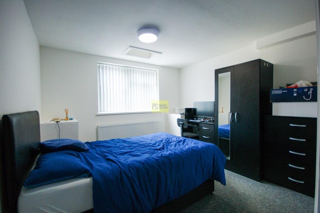 6 bedroom terraced house for rent